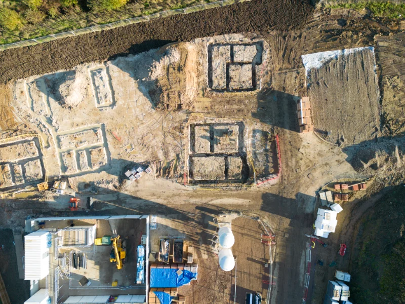 vista-con-drone-di-cantiere-pronto-per-costruzione